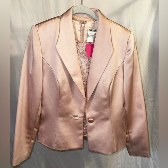 Women’s Suit Jacket and Top. Size 8. Light Pink with beading on the blouse. - Picture 1 of 3